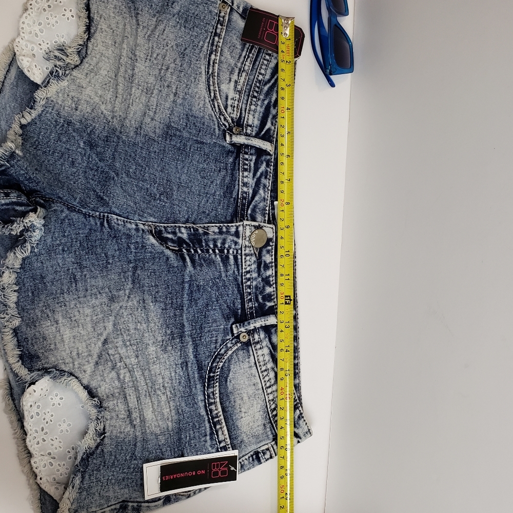 No Boundaries shorts
